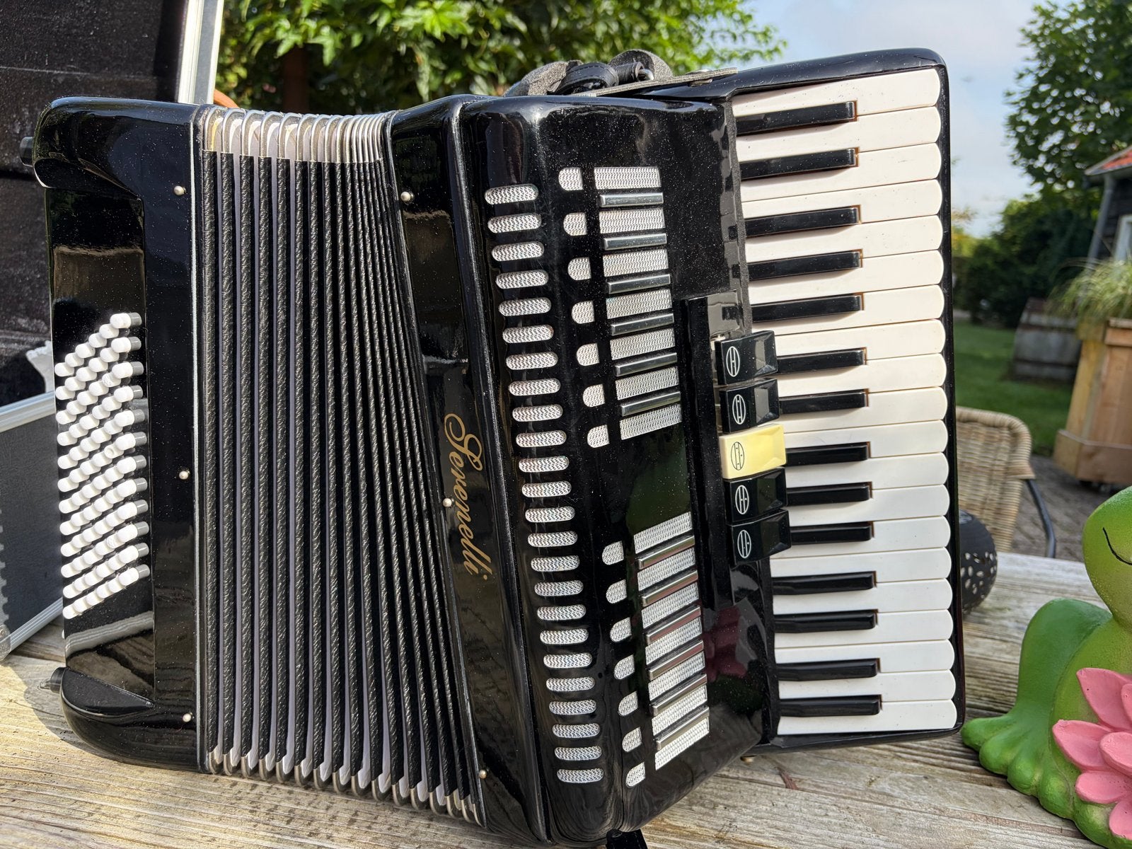 Serenelli Accordeon - Zo goed als nieuw met koffer, Overige merken, 48-bas, Zo goed als nieuw, Met koffer