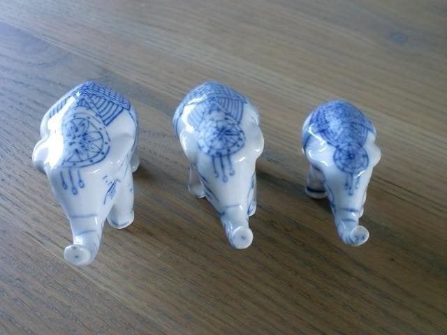 Set 3 kleine OLIFANTJES ~ oud Chinees Blauw / Wit PORSELEIN, Ophalen of Verzenden, Zo goed als nieuw, Dier
