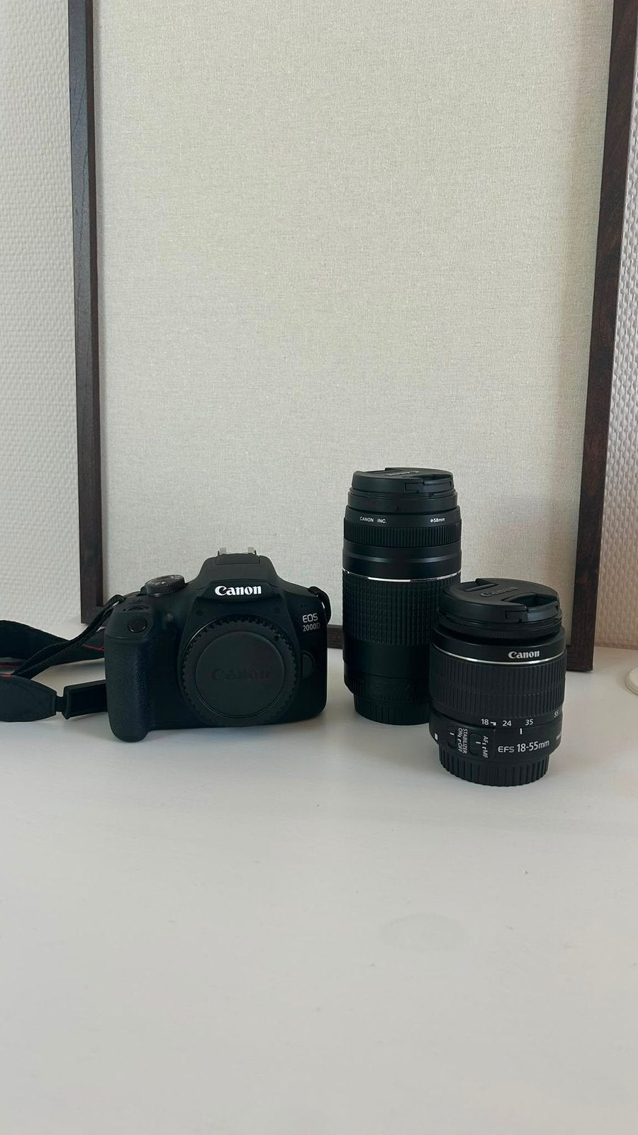 Canon EOS 2000D, Ophalen of Verzenden, Zo goed als nieuw, Canon
