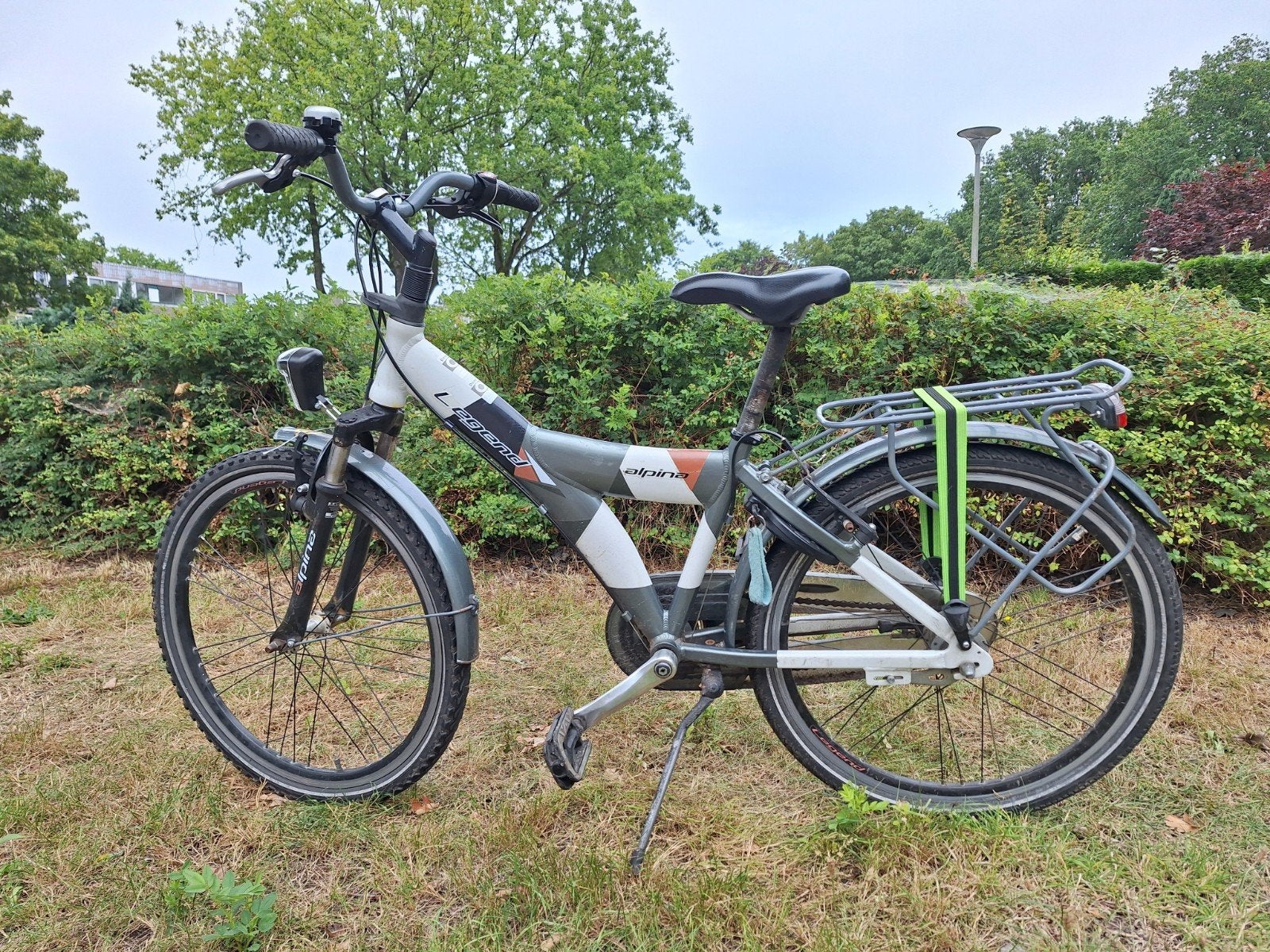 24 inch kinderfiets in goede staat, Ophalen, 20 inch of meer, Gebruikt, Velgrem