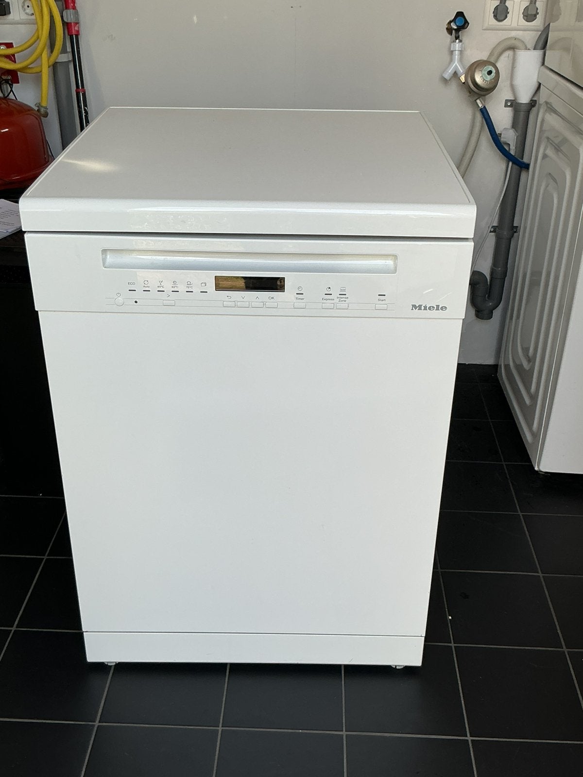 Miele vaatwasmachine G7222SCBW, Ophalen, Energieklasse A of zuiniger, Minder dan 10 liter, Zo goed als nieuw