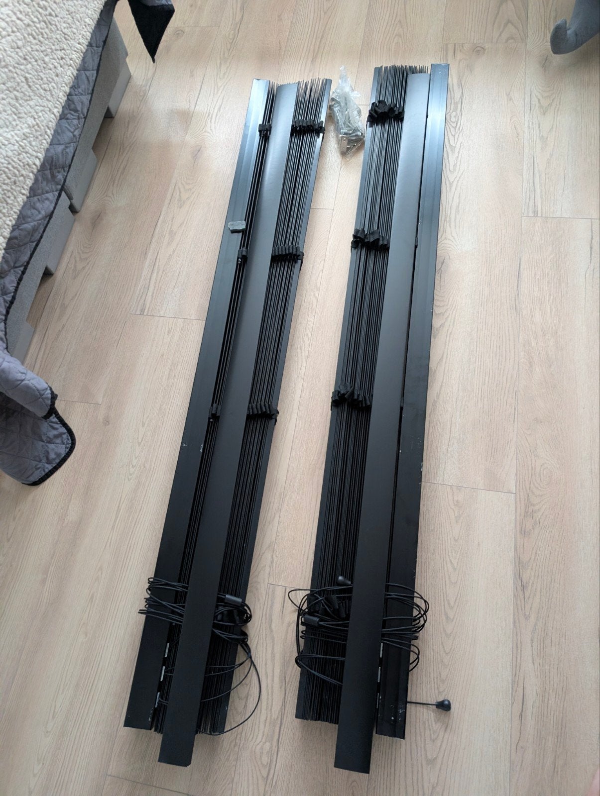 Rolluiken - Zwart 2x (170x137cm) en Wit (271x183,5cm), Ophalen, Gebruikt, Zwart