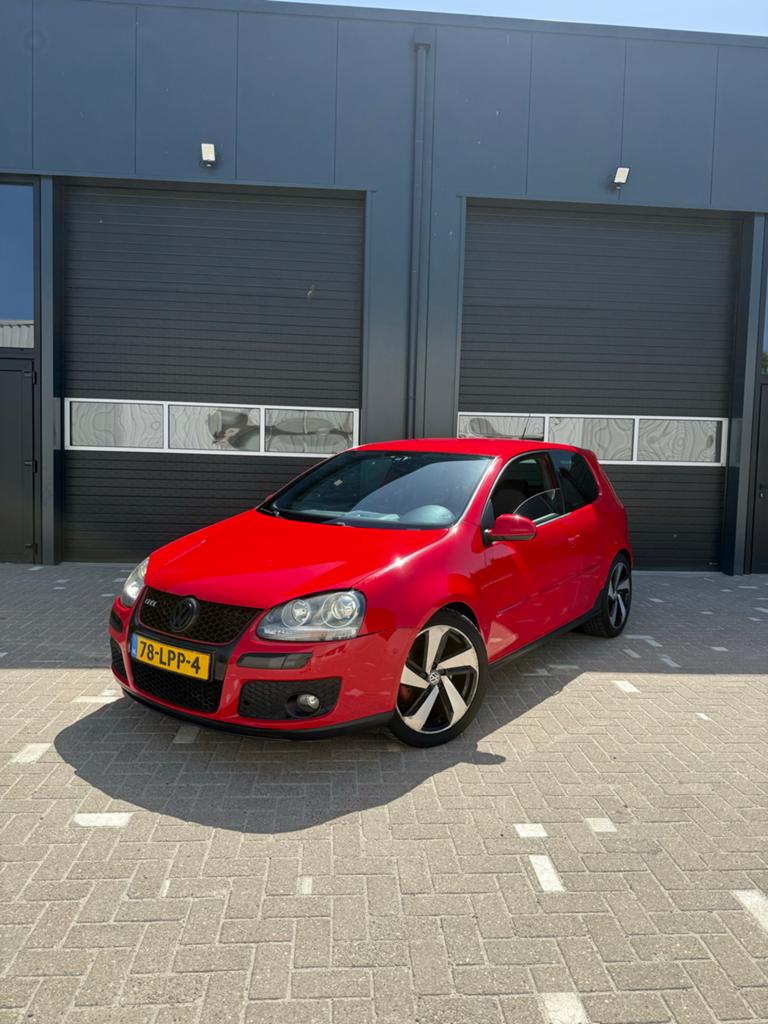 Volkswagen Golf 2.0 GTI 147KW 3D 2006 Rood, Stof, 4 cilinders, Handgeschakeld, Voorwielaandrijving