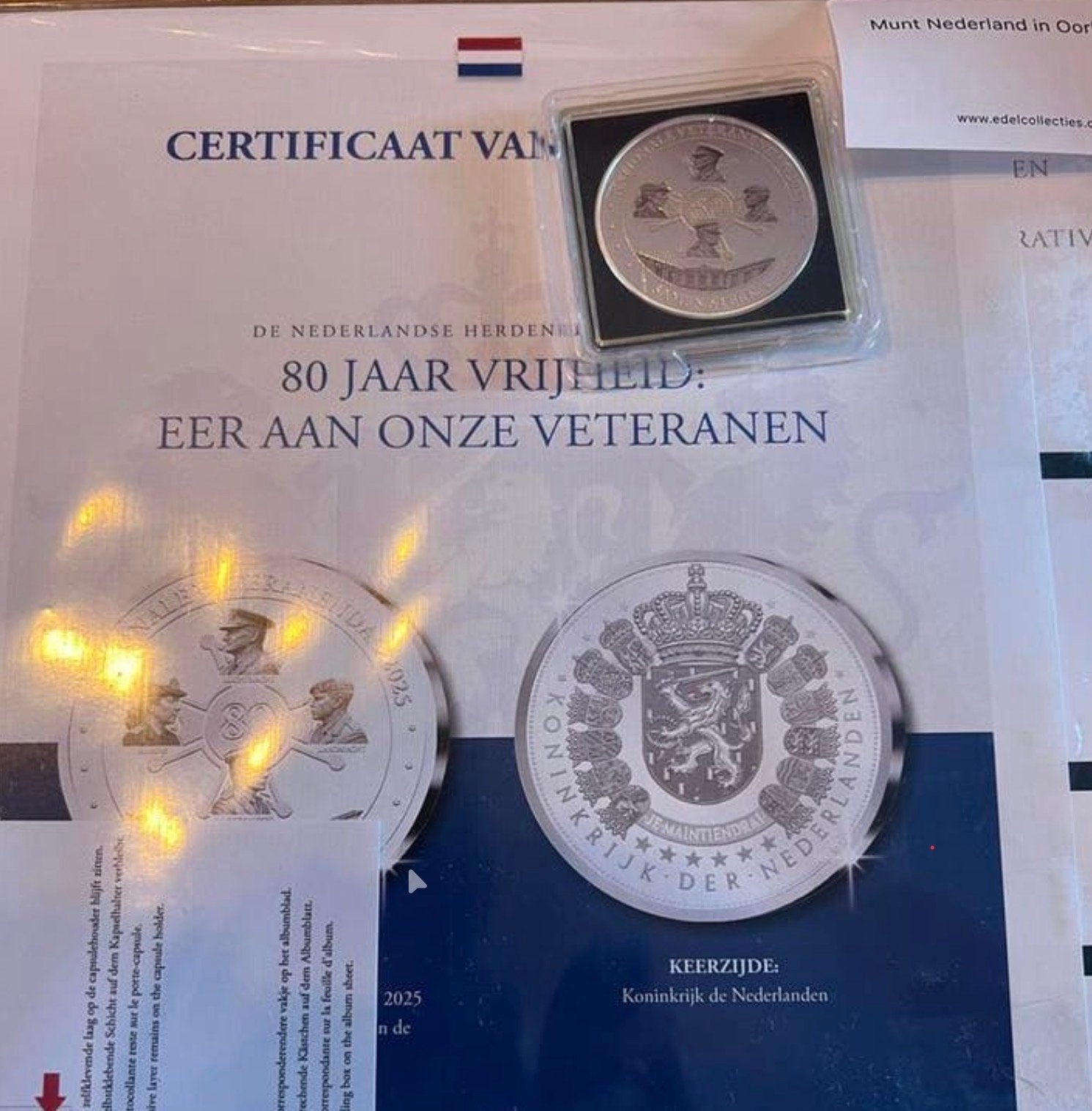 Nationale Prestige-Set 2025: 80 Jaar Vrijheid, Postzegels en Munten, Setje, Koningin Beatrix, Goud, Overige waardes