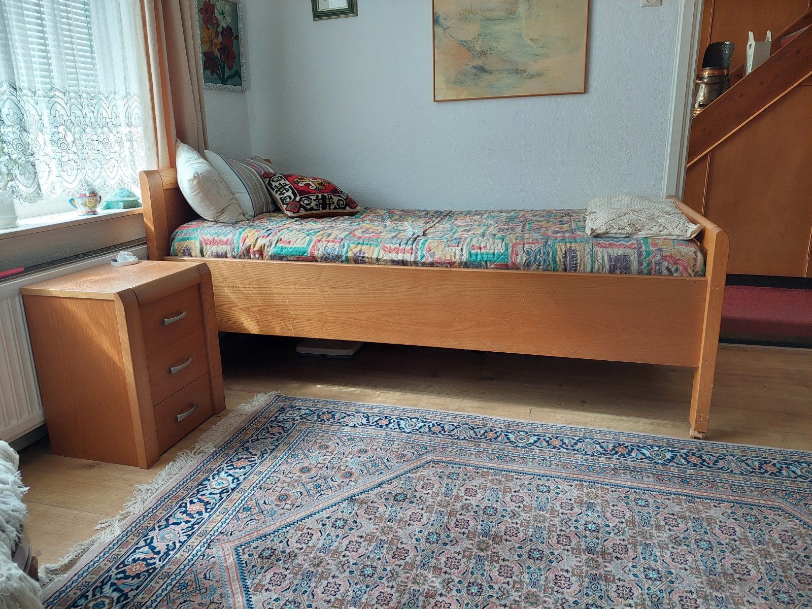 Seniorenbed met nachtkastje, Gebruikt, 90 cm, Eenpersoons, Bruin
