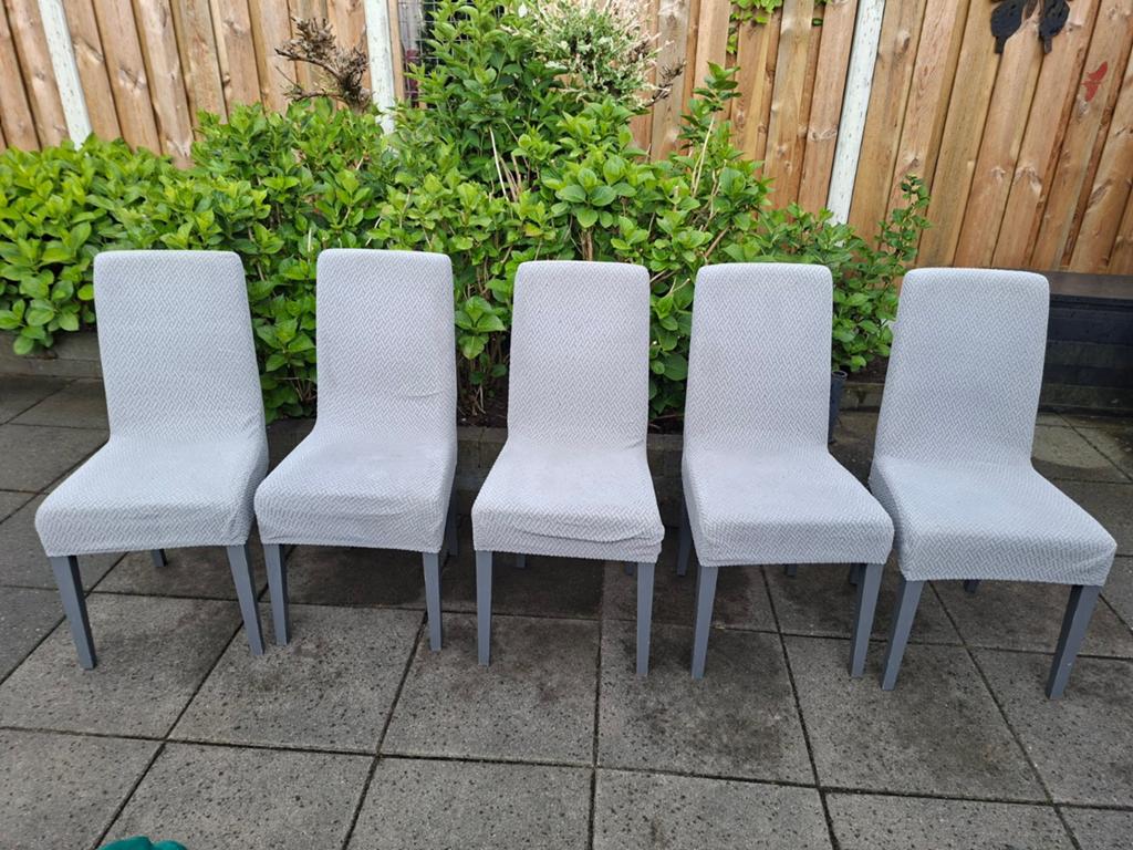 Eetkamerstoelen met wasbare hoezen en grijze poten, Gebruikt, Ophalen of Verzenden, Grijs, Vijf, Zes of meer stoelen