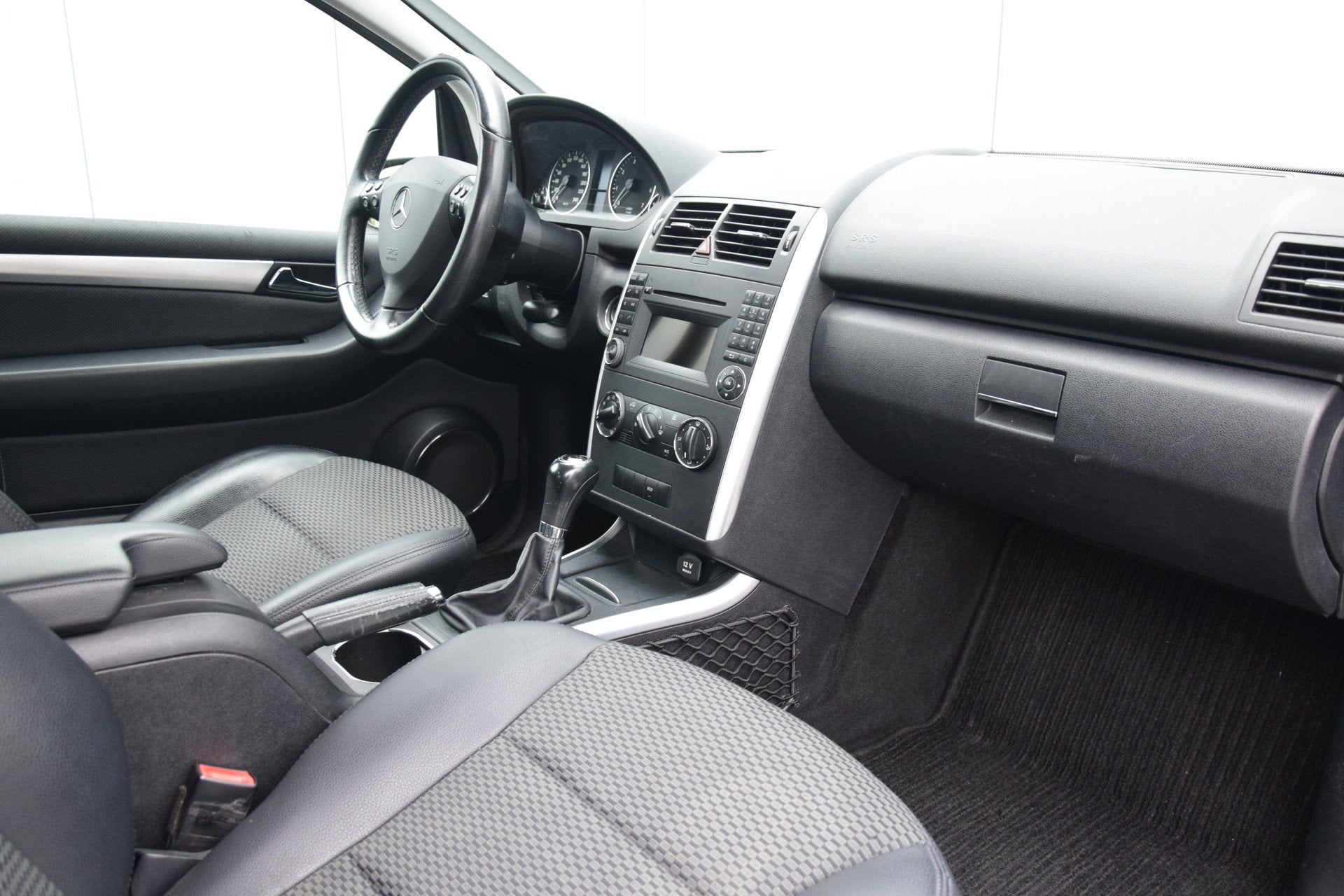 Mercedes-Benz A-Klasse 160 BlueEFFICIENCY Business Class Ava, Auto's, Voorwielaandrijving, Euro 5, Zwart, 4 cilinders