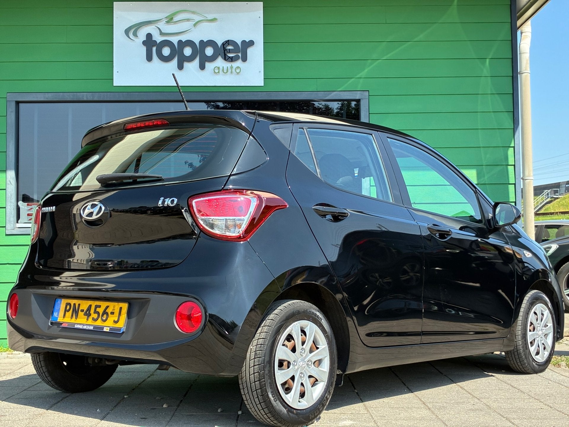 Hyundai I10 1.0i Comfort|2e Eigenaar|Navigatie|Airco|CruiseC, Auto's, Voorwielaandrijving, Gebruikt, 4 stoelen, Zwart