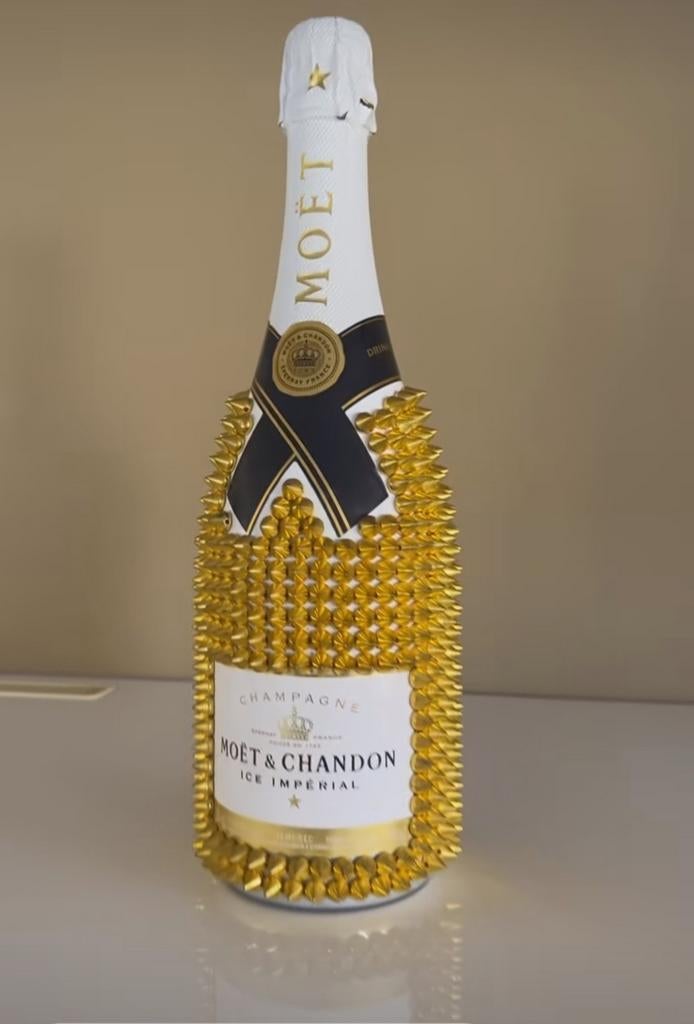 Designer Moët & Chandon fles met studs - Luxury art, Ophalen of Verzenden, Nieuw
