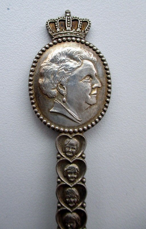 32 Gr. PUUR STERLING ZILVEREN MEDAILLONLEPEL JULIANA 70, Verzenden, Zilver