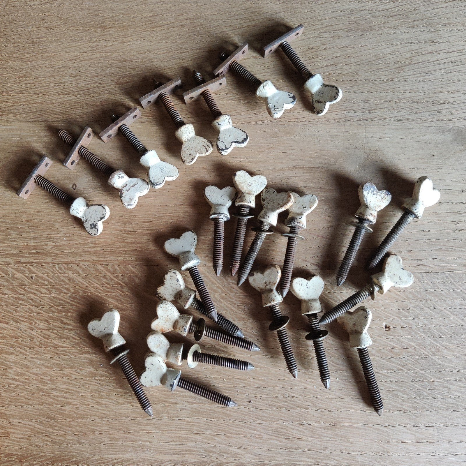 Antieke belegschroeven voor schuiframen - 23 stuks, Antiek en Kunst, Ophalen of Verzenden
