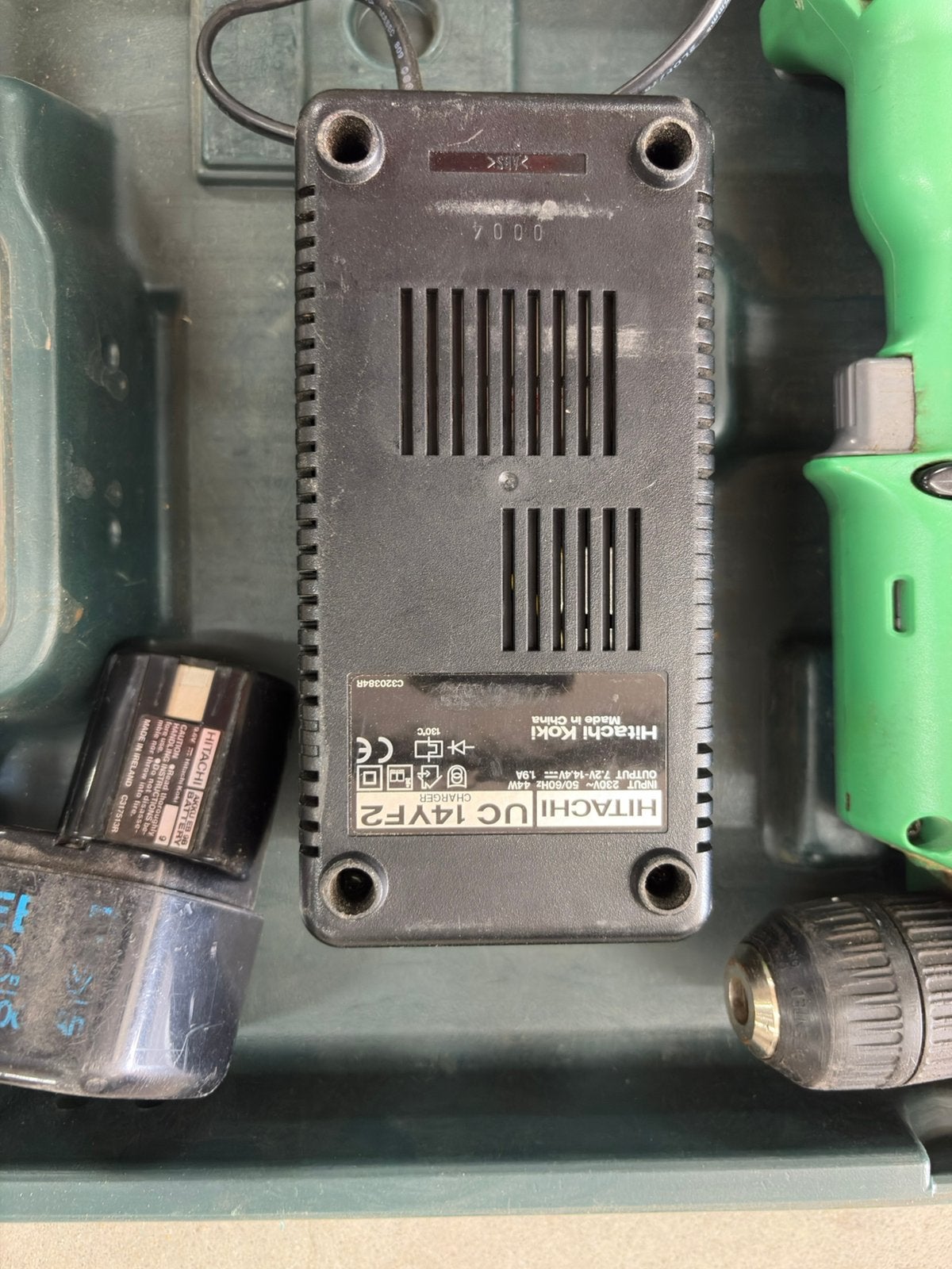 Hitachi DN10DY 9,6V Accuboormachine, 2 accu's, lader, koffer, Ophalen of Verzenden, Gebruikt, Minder dan 400 watt, Boor- en Schroefmachine
