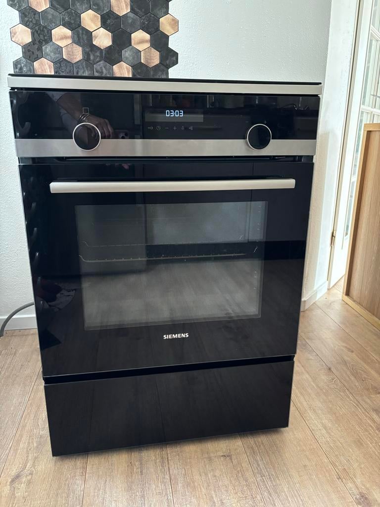 Siemens Inductie Kookplaat met Oven - Vrijstaand, Witgoed en Apparatuur, Fornuizen, 60 cm of meer, Grill, Zo goed als nieuw, Inductie