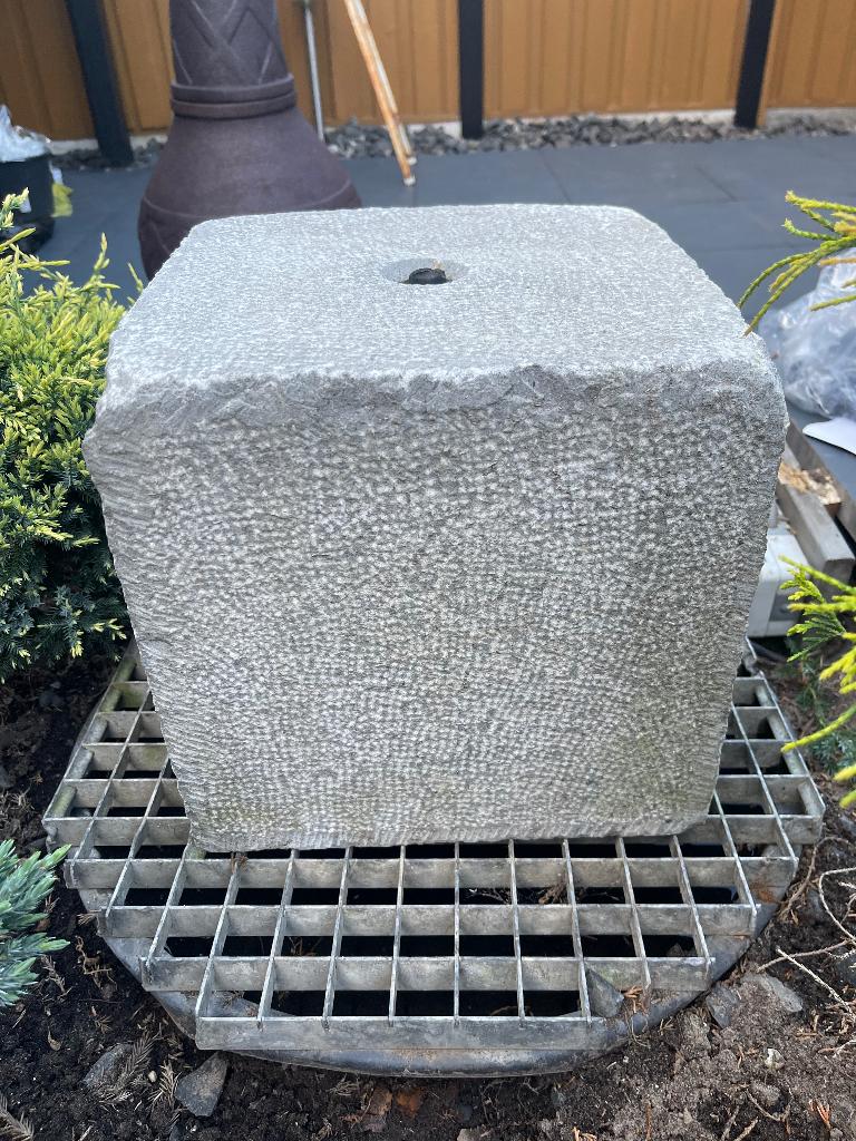Buitenfontein, Tuin en Terras, Waterpartijen en Fonteinen, Ophalen, Gebruikt, Hardsteen, Fontein