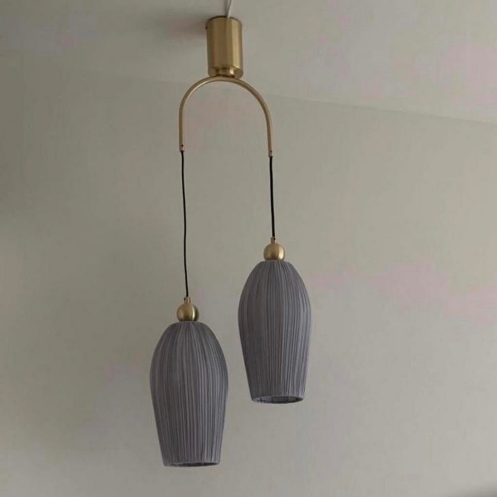 Hanglamp met plissé kap, geborsteld messing, grijs, Ophalen of Verzenden, Zo goed als nieuw, Metaal, 50 tot 75 cm