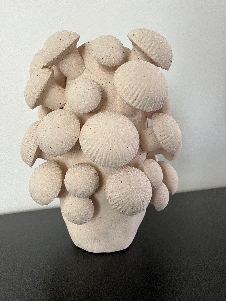 J-Line Vaas Fungi Beige Small – Keramieken Design Vaas Nieuw, Ophalen, Handgemaakt, Beige, Nieuw