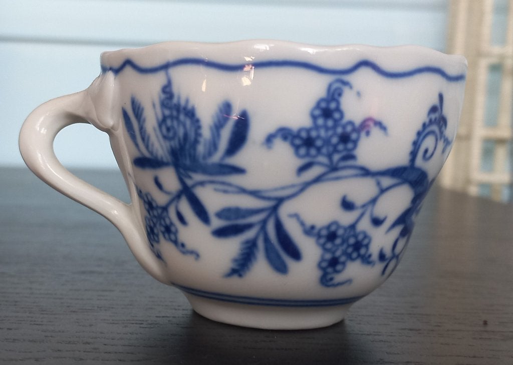 Vintage blauw porseleinen Zwiebelmuster kopje, Huis en Inrichting, Ophalen of Verzenden, Zo goed als nieuw, Overige stijlen, Kop(pen) en/of Schotel(s)