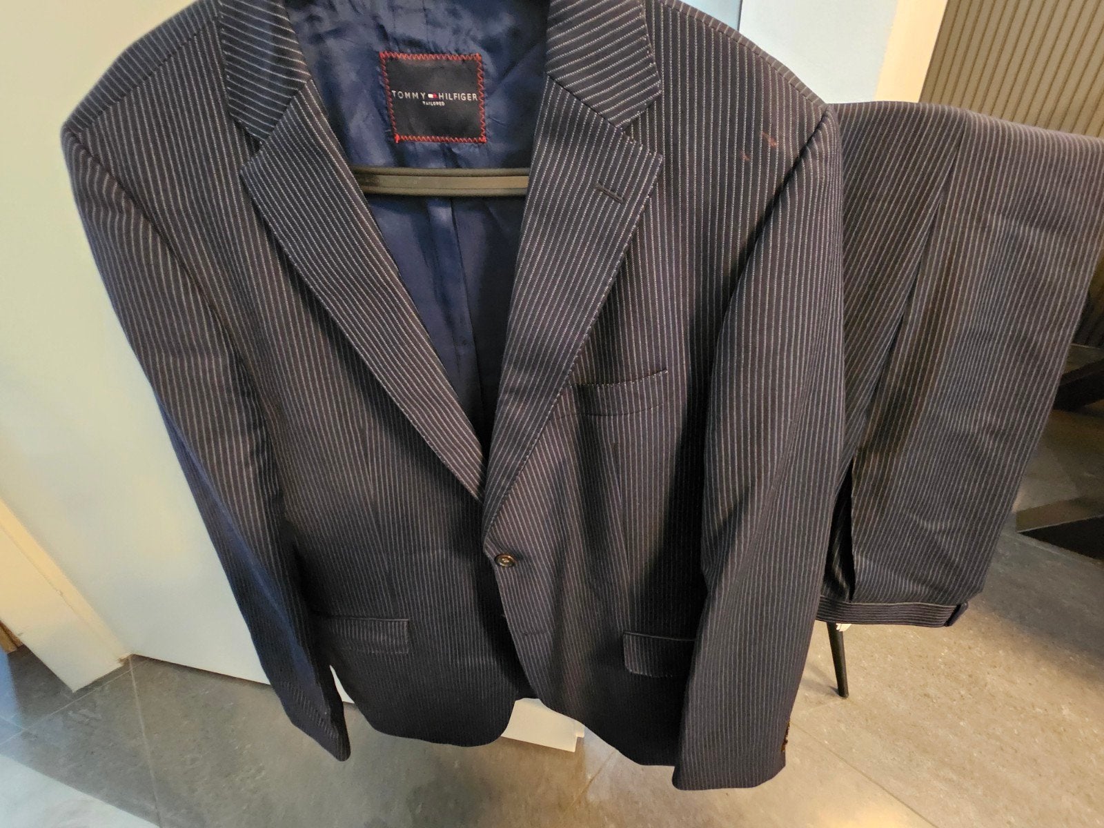Vintage heren Tommy Hilfiger-klassiek tweedelig krijtstreep, Kleding | Heren, Kostuums en Colberts, Ophalen, Zo goed als nieuw
