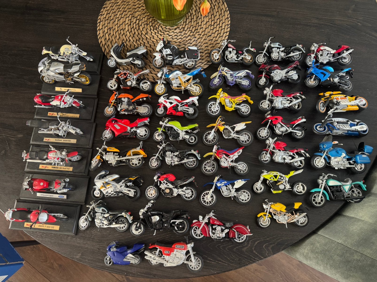 1:18 Partij Maisto Motoren 43 stuks in 1 koop 50 euro, Hobby en Vrije tijd, Modelauto's | 1:18, Ophalen of Verzenden, Gebruikt