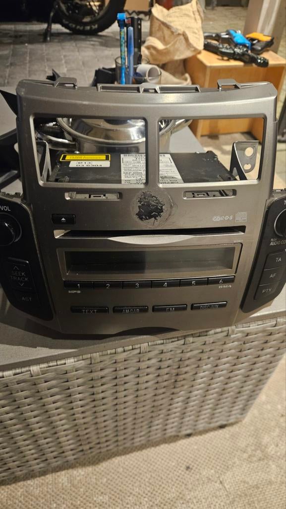 Toyota Yaris Radio CD-speler W13411 - Gebruikt, Auto diversen, Autoradio's, Ophalen of Verzenden, Gebruikt