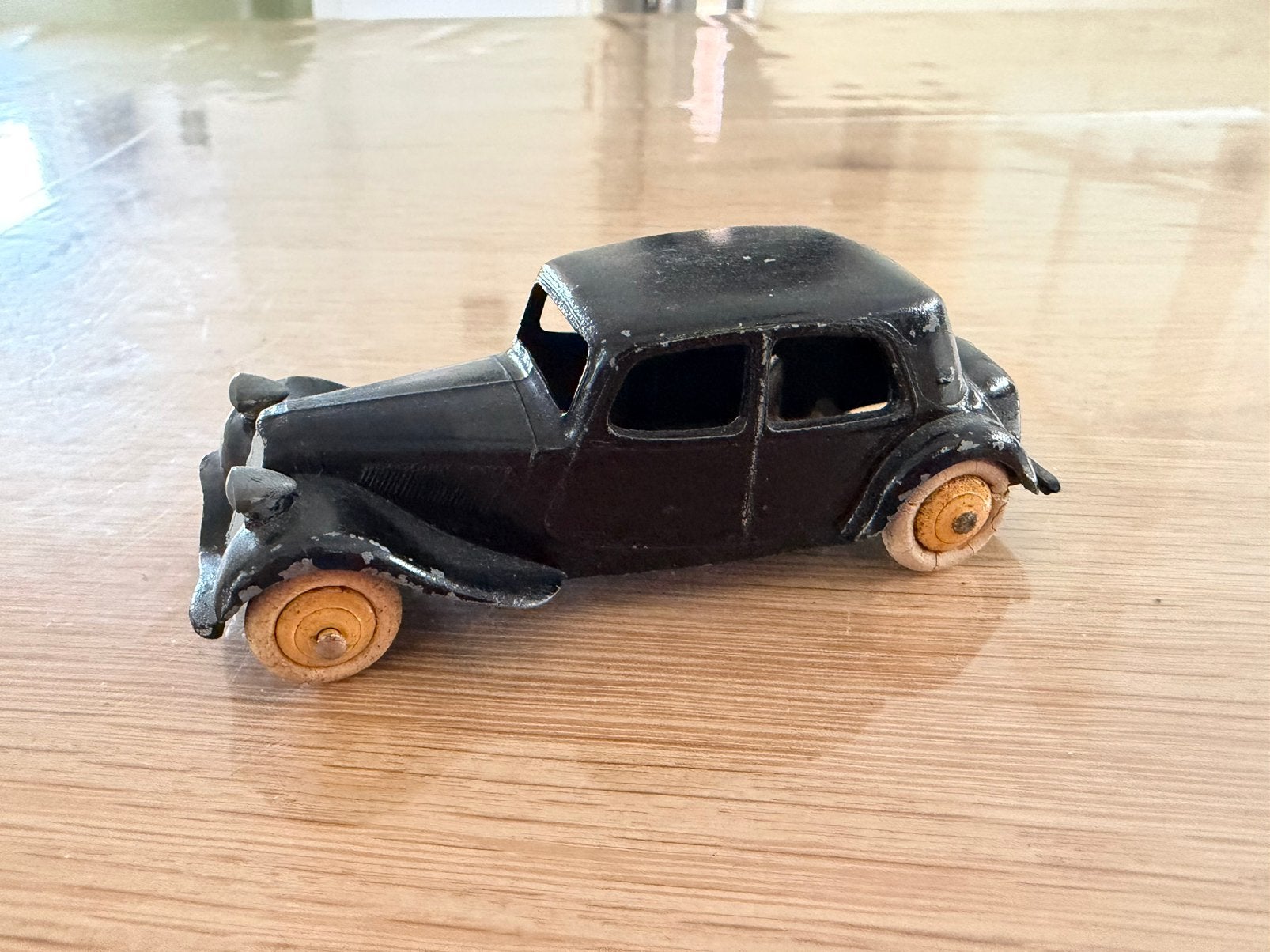 Dinky Toys Citroen 11BL, Hobby en Vrije tijd, Modelauto's | 1:43, Ophalen of Verzenden, Gebruikt, Auto, Dinky Toys