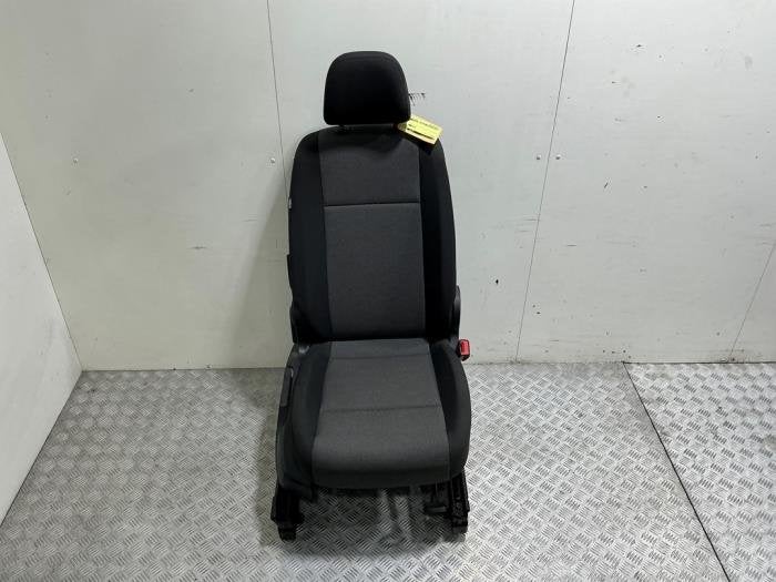 Stoel rechts van een Volkswagen Caddy (Caddy 15-), 12 maanden garantie, Gebruikt, -, Volkswagen