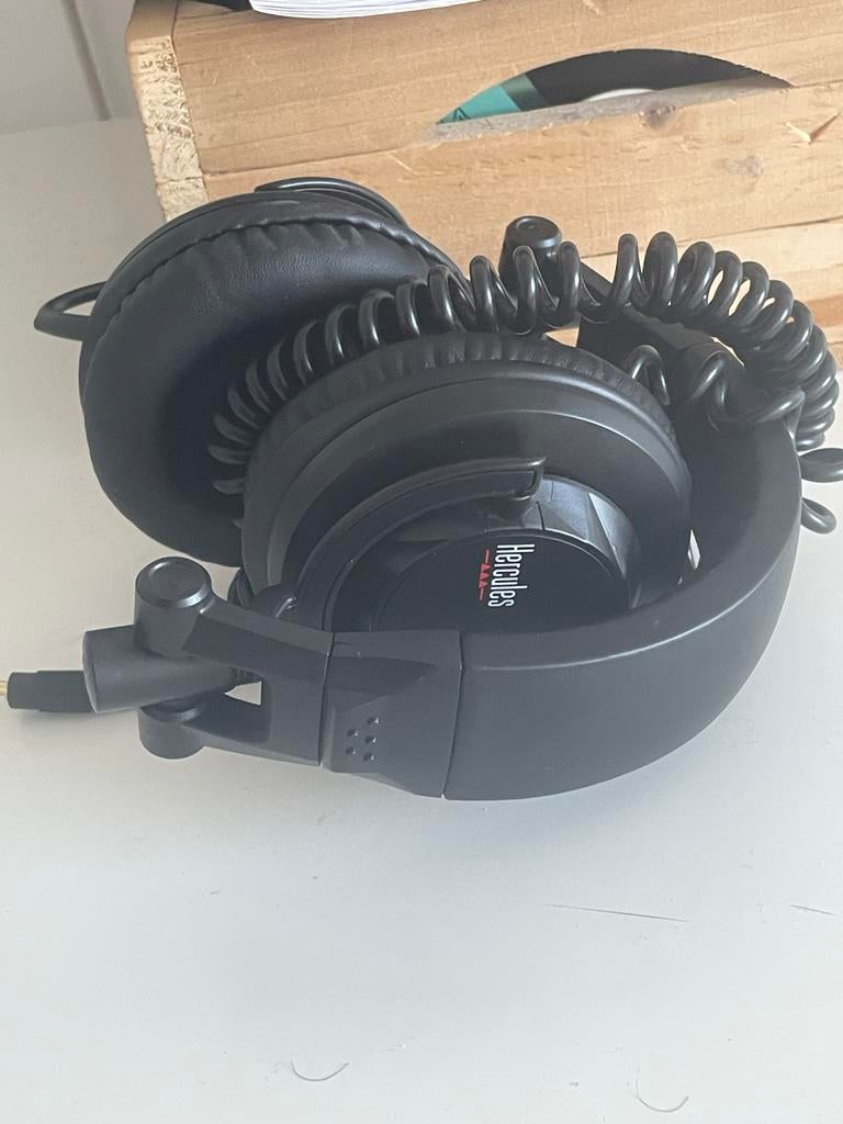 Hercules DJMonitor 32 speakerset met koptelefoon, Audio, Tv en Foto, Luidsprekers, Gebruikt, Front, Rear of Stereo speakers, Minder dan 60 watt