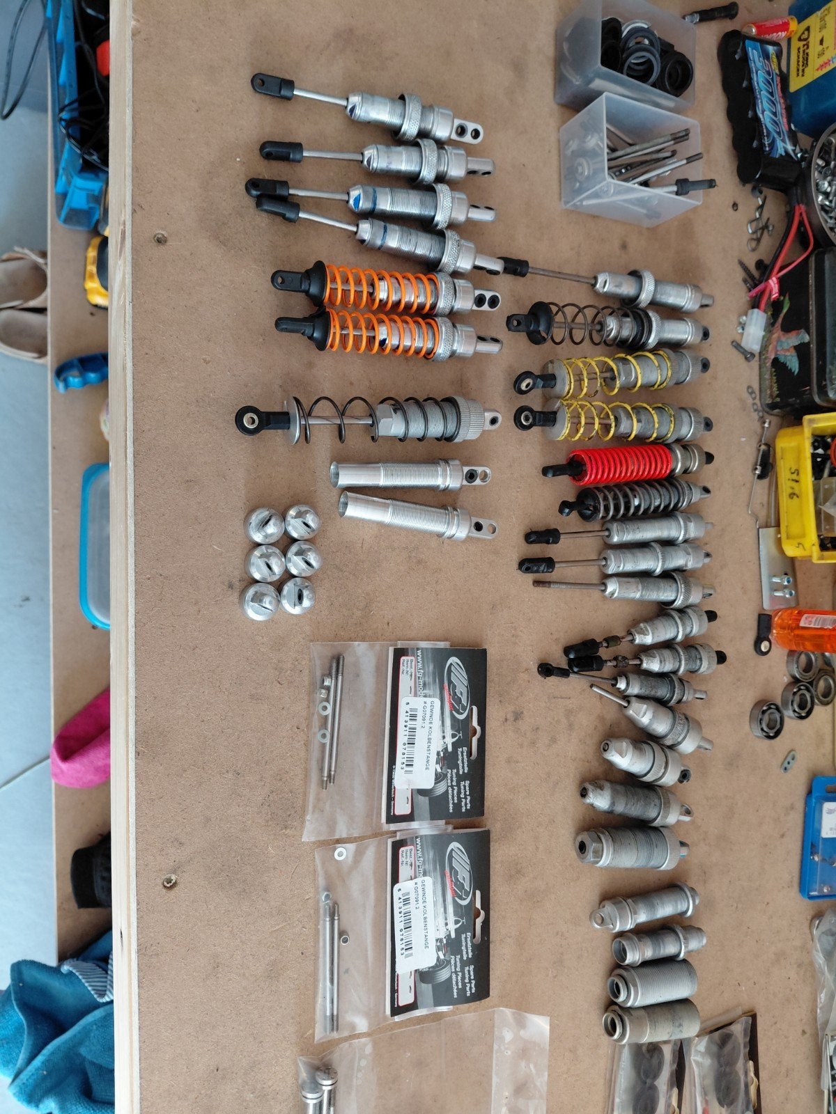 FG onroad en offroad schokbrekers., Hobby en Vrije tijd, Modelauto's | 1:5 tot 1:12, Ophalen of Verzenden, Gebruikt, Auto
