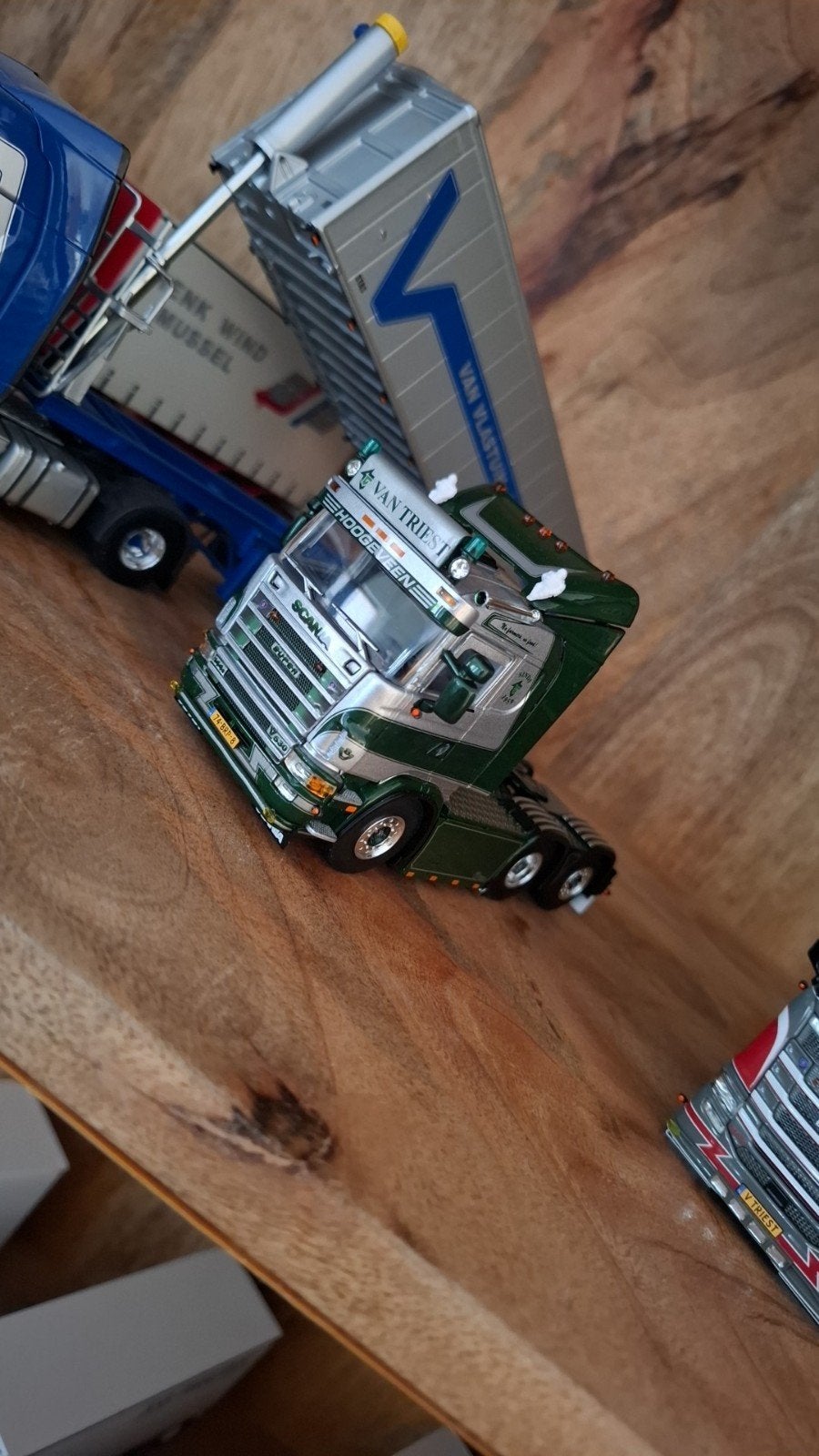scania wsi van Triest, Ophalen, Zo goed als nieuw, Bus of Vrachtwagen