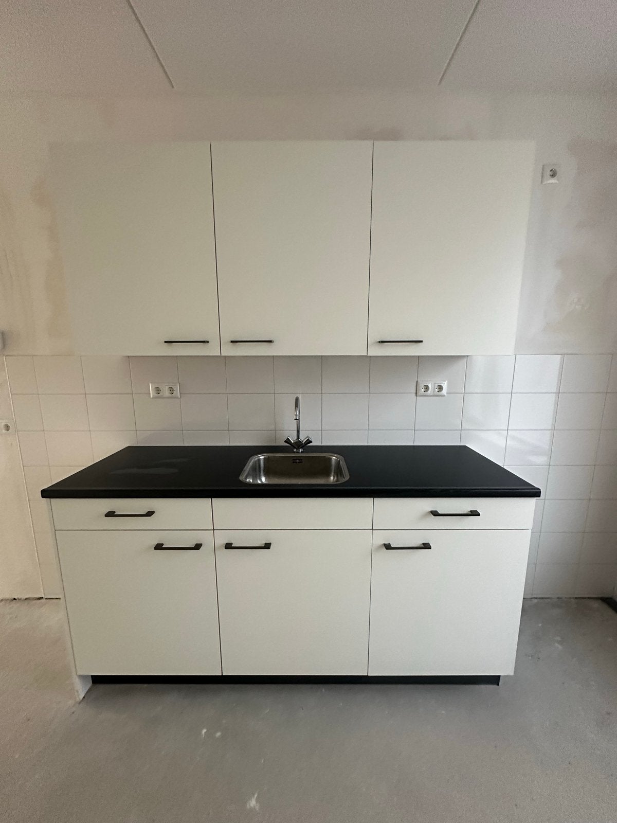 Nieuwe compacte keuken met spoelbak en kraan, Ophalen, Wit, Nieuw, Enkelwandige keuken