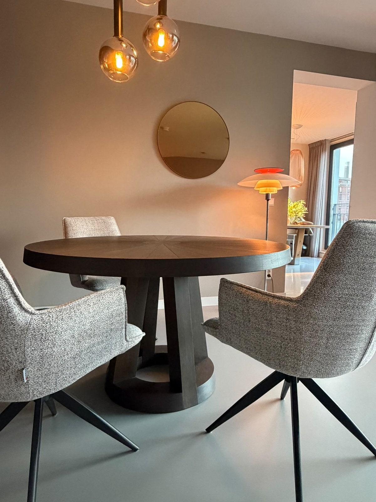 Odesi Solid by Remy Meijers, 5 personen design eettafel 128, Fritz Hansen, Vitra, Rolf Benz, Walter Knoll, Arco, Deens Design