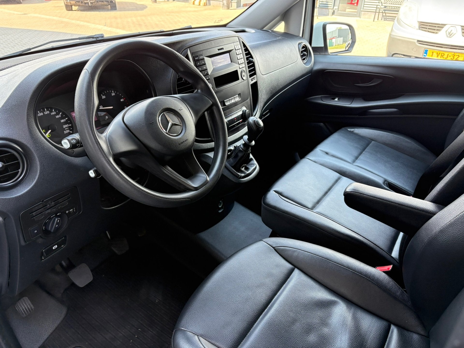 Mercedes-Benz Vito 109 CDI Lang 3 Zits Leer, Auto's, Voorwielaandrijving, Gebruikt, 4 cilinders, Wit