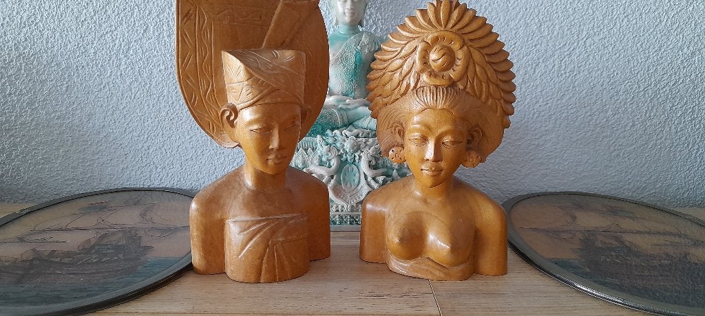 Mooi traditioneel houtsnijwerk van echtpaar uit Bali, Verzenden