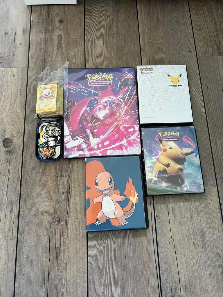Pokémon Kaarten Collectie: 4 Mappen, Vintage & Energiekaarte, Ophalen of Verzenden, Gebruikt, Meerdere kaarten