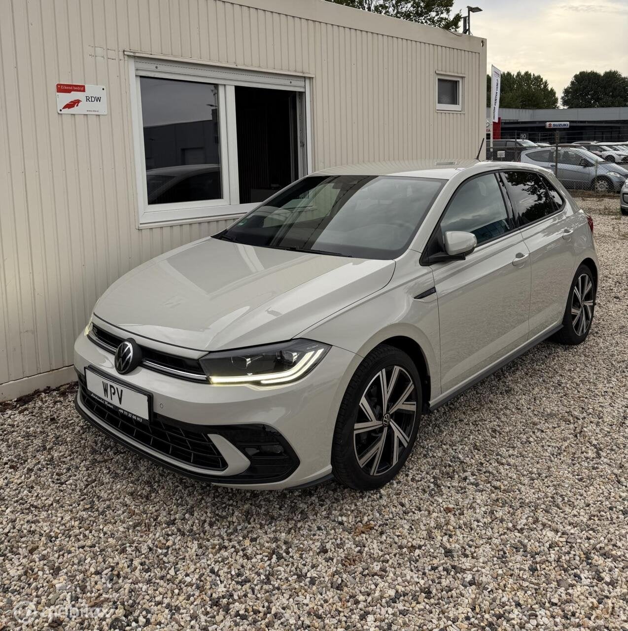 Volkswagen Polo 1.0 TSI DSG 3X R-LINE IQ-Light VIRTUAL LED, Gebruikt, 95 pk, 1096 kg, Bedrijf