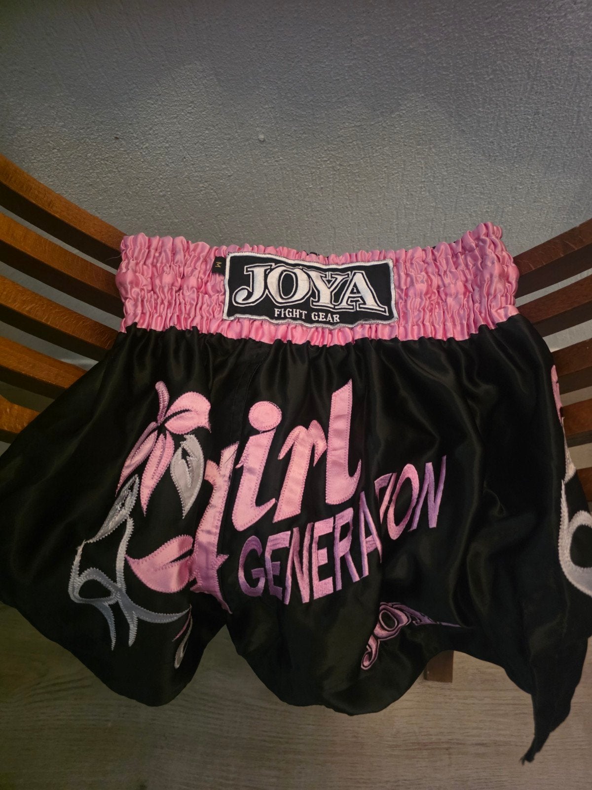 vrouwelijke kickboks shorts (laatste prijs €20), Maat M, Ophalen of Verzenden, Zo goed als nieuw, Overige