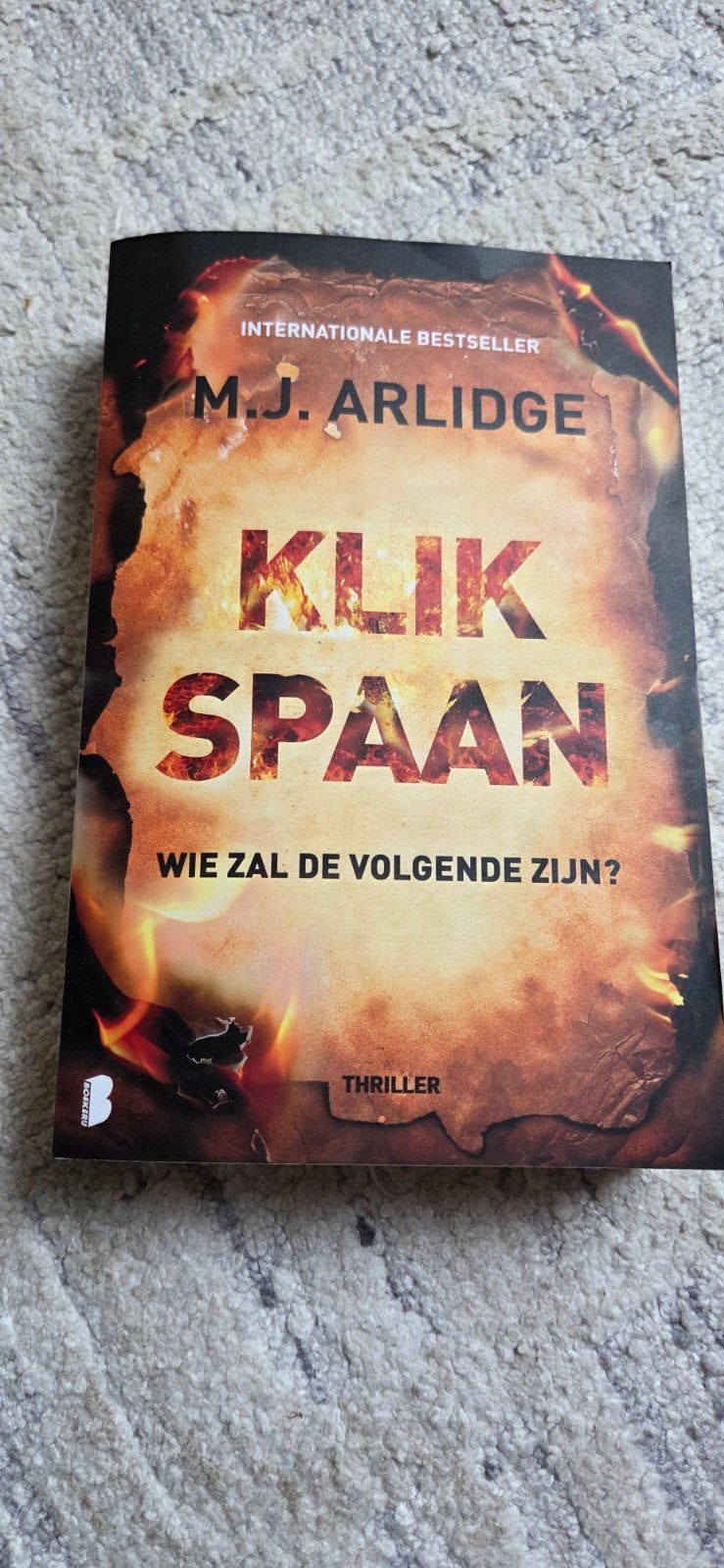 Klikspaan - M.J. Arlidge (Thriller), Boeken, Thrillers, Ophalen of Verzenden, Gelezen, M.J. Arlidge, Europa overig