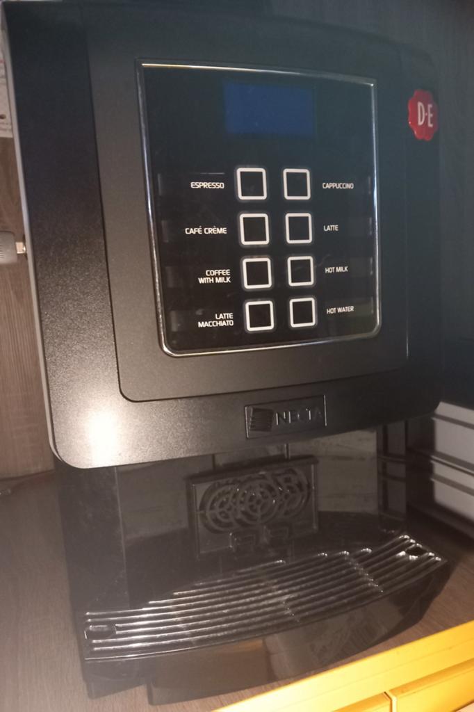 Douwe egberts koro 2.0 koffiebonenapparaat, Ophalen, Gebruikt, 10 kopjes of meer, Koffiemachine