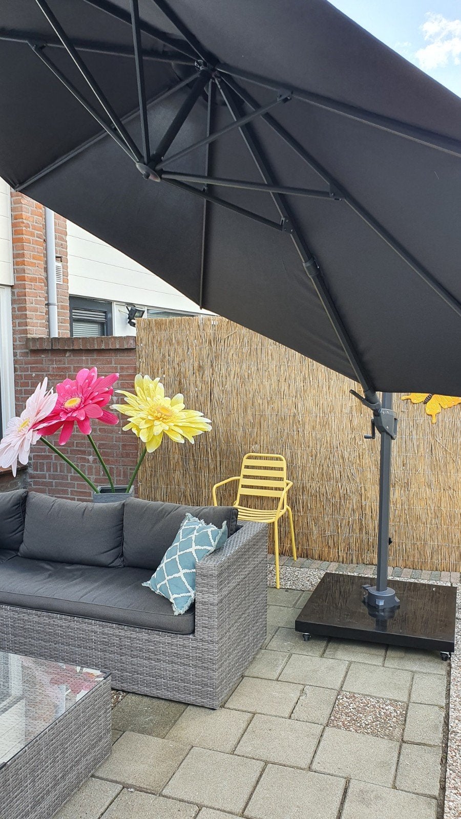 Zeer mooie zweefparasol met voet en hoes, Ophalen, Verstelbaar, 3 tot 4 meter, Zweefparasol