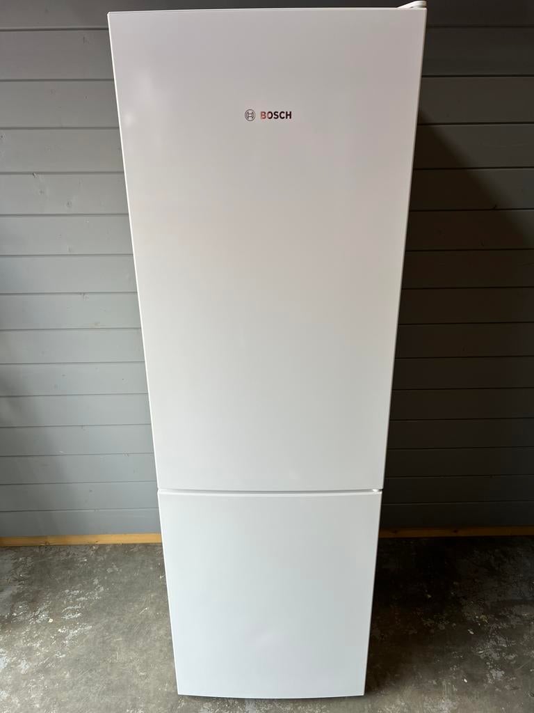 Bosch koelkast, Ophalen, Zonder vriesvak, 200 liter of meer, 160 cm of meer