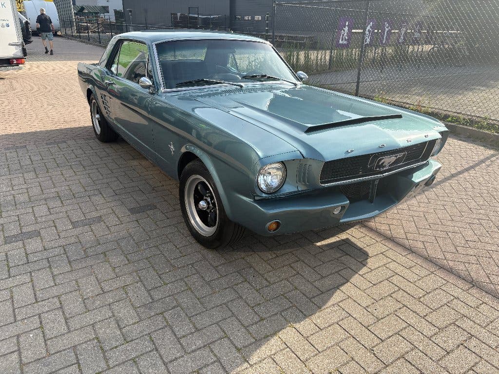 Diverse Ford Mustangs 65-69 met Nederlands kenteken, foto 3