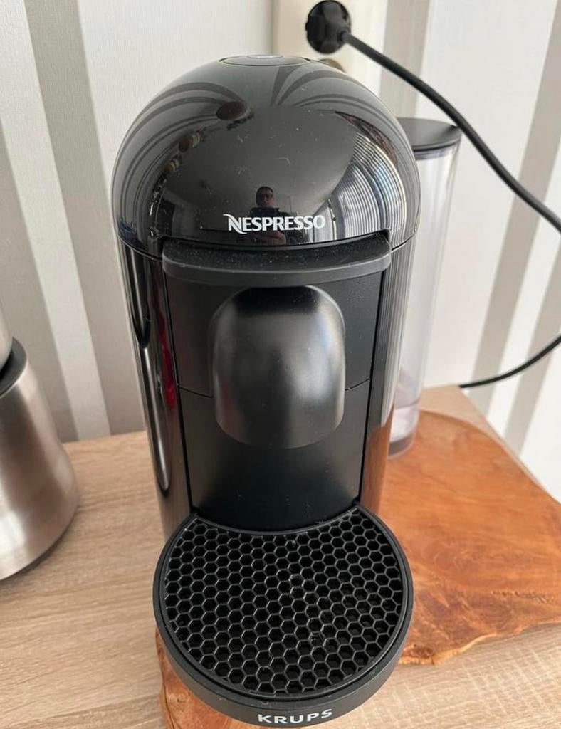 Nespresso Krups Vertuo koffiezetapparaat, zwart, Witgoed en Apparatuur, Koffiezetapparaten, Gebruikt, Koffiepads en cups, Koffiemachine