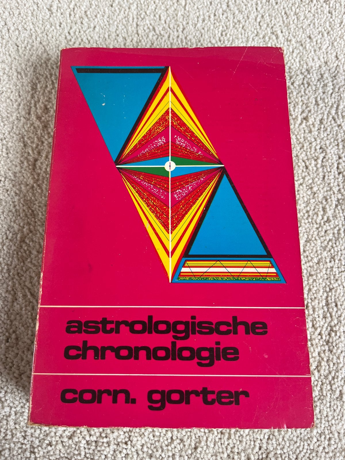 Astrologische Chronologie - Corn. Gorter, Ophalen of Verzenden, Gelezen, Astrologie, Achtergrond en Informatie