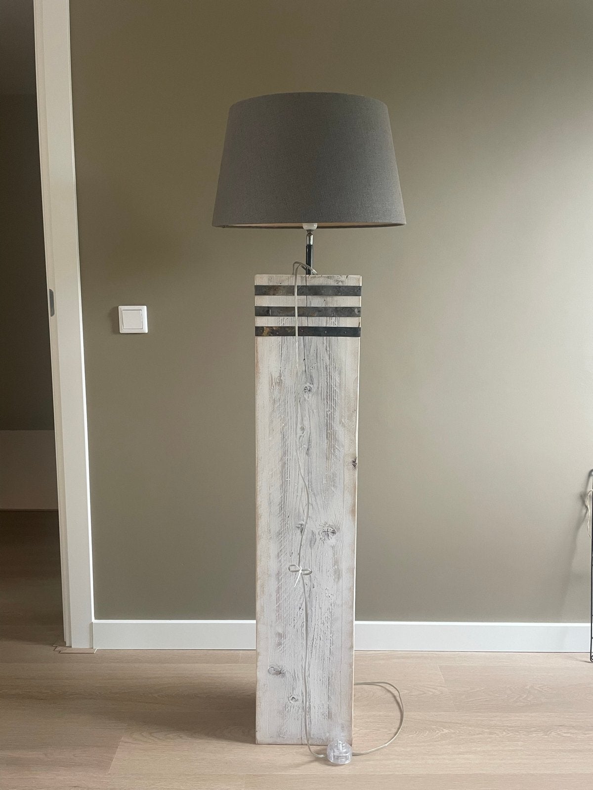 Houten meerpaal vloerlamp - 115x24 cm, Ophalen, Zo goed als nieuw, Hout, 100 tot 150 cm