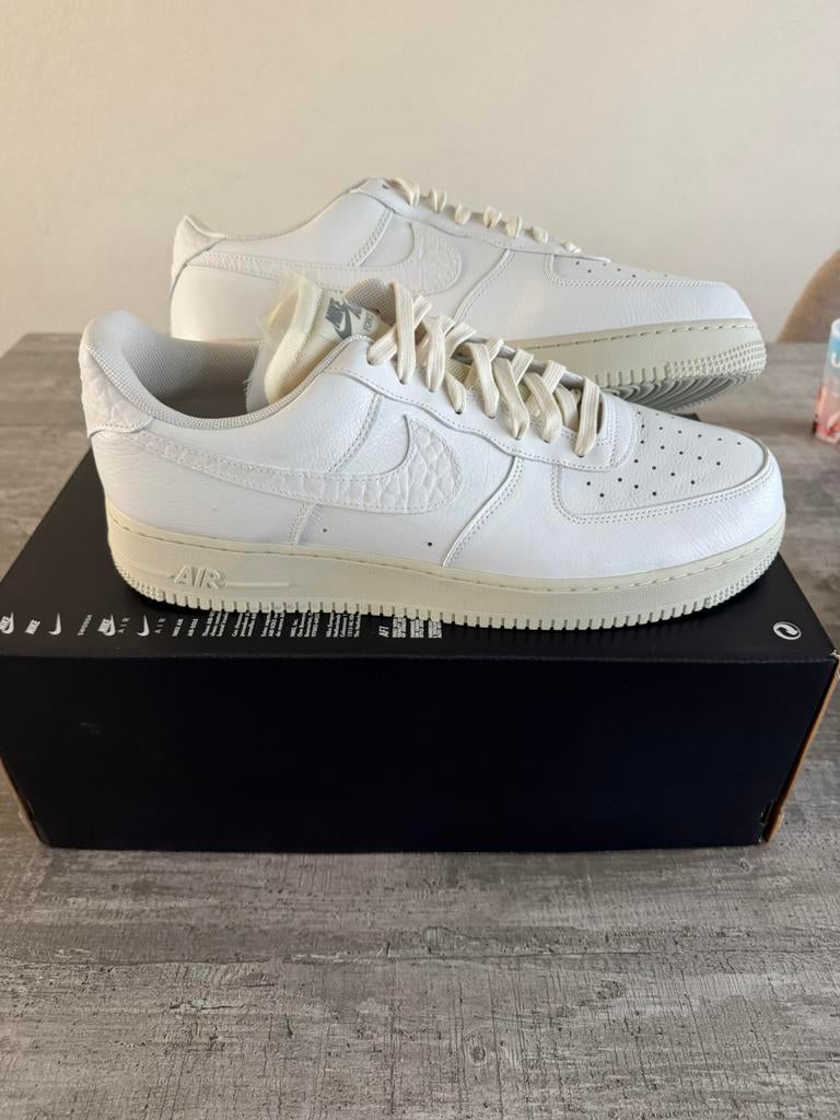Te koop nieuw paar witte nike airforce one in maat 49,5 49.5, Wit, Nieuw, Ophalen of Verzenden, Sneakers of Gympen