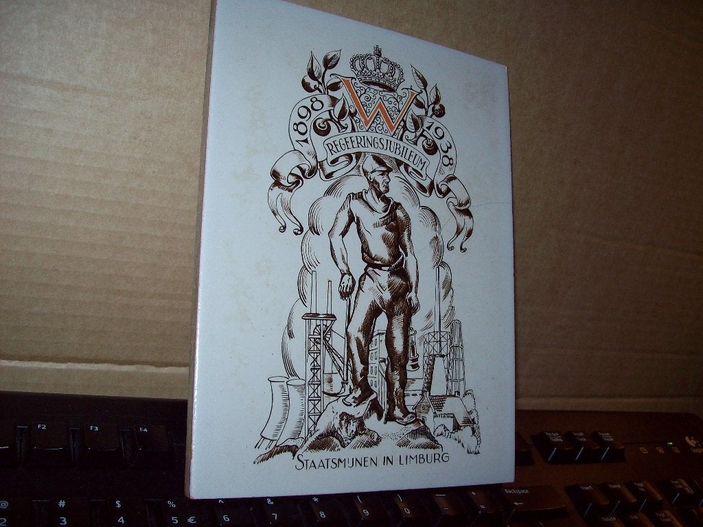 OUDE WANDTEGEL VOOR KONINGIN  WILHELMINA  1938, Verzamelen, Ophalen of Verzenden, Gebruikt, Nederland, Overige typen