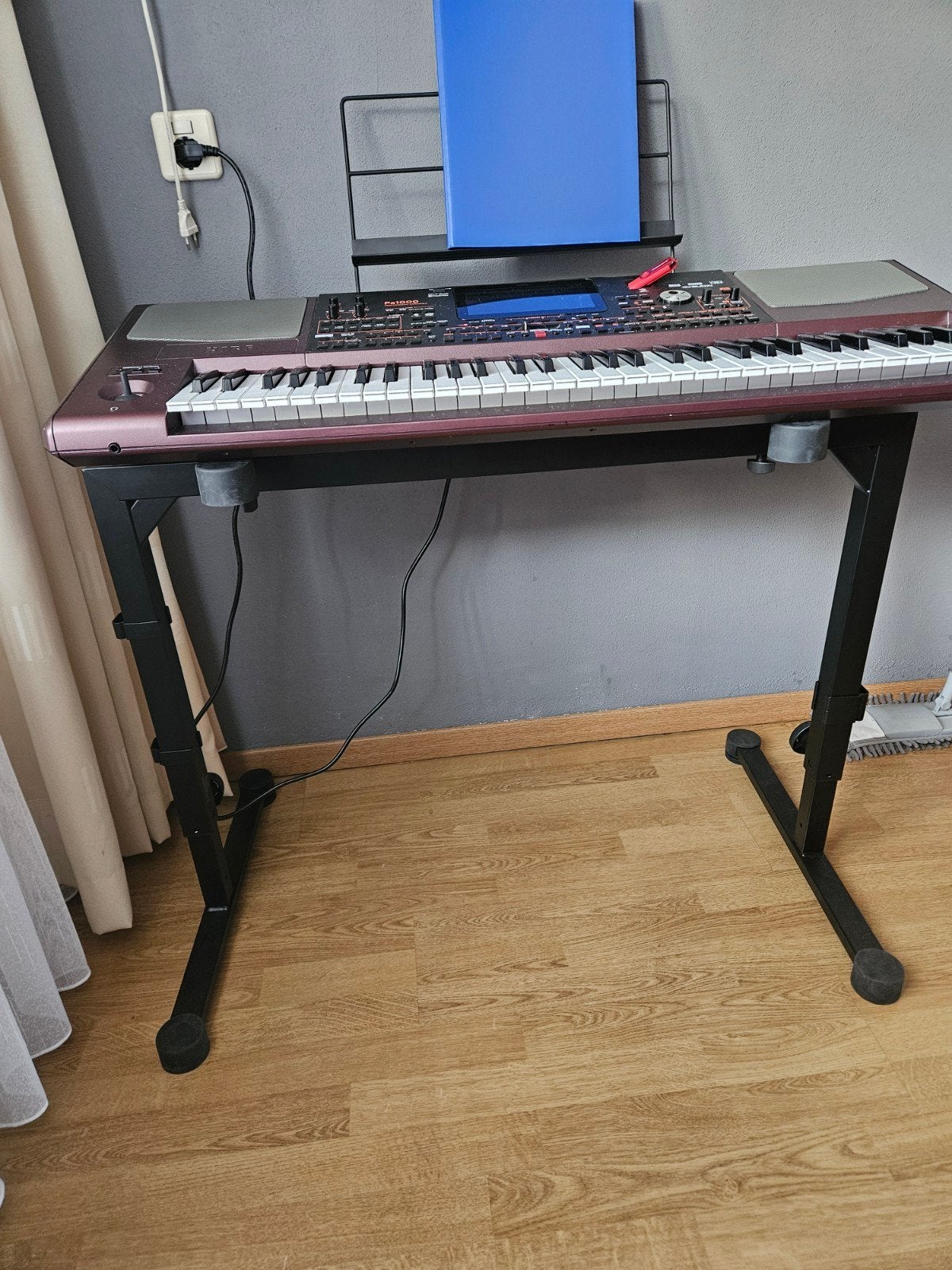 Foto 2 van K&M Keyboardstandaard - Zo goed als nieuw