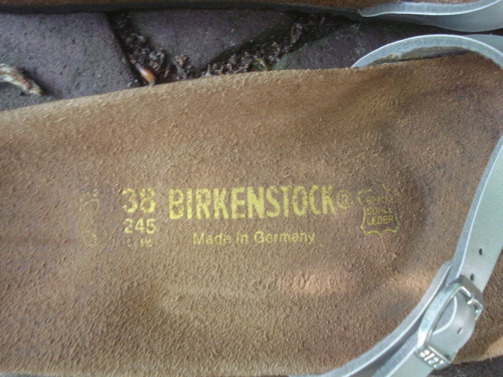 BIRKENSTOCK PIAZZA ZILVER 38 NU GRATIS VERZENDING PER POST, Kleding | Dames, Schoenen, Slippers, Overige kleuren, Verzenden, Zo goed als nieuw