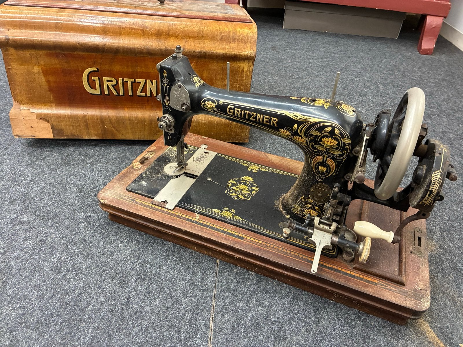 Antieke Gritzner Naaimachine met Houten Kist, Antiek en Kunst, Antiek | Naaimachines, Ophalen