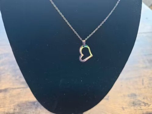Gekleurd hart met oorbellen van roestvrij staal 7 hh, Overige materialen, Overige kleuren, Onbekend, Nieuw
